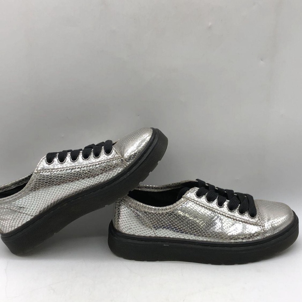 RARE/DISCONTINUED NWOT Dr Marten “Spin” Sneaker Size 5 (run L, will fit 5.5/6)